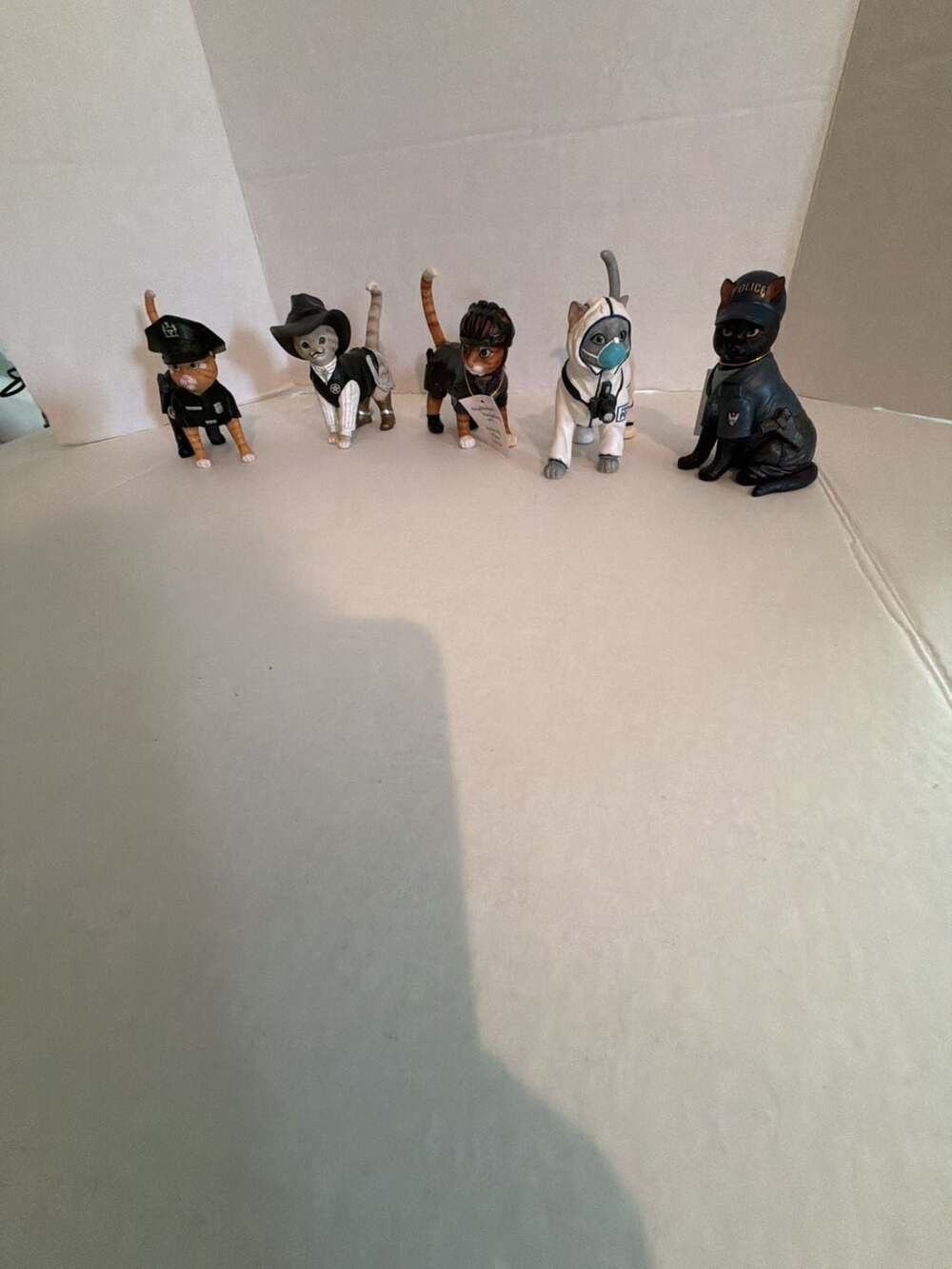 Set of 5 The Hamilton Collection To Purr-tect & Serve Cat Figurines